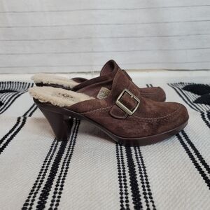 UGG Isabella Brown Suede Leather Shearling Buckle Clog Block Heels, sz 7